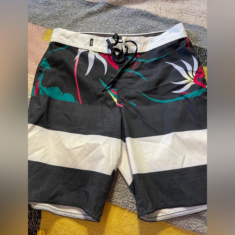 NWOT Vans Tropical Swim Trunks